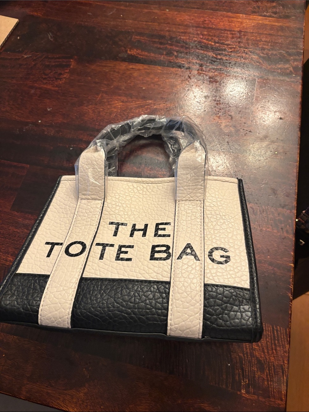 Tote bag